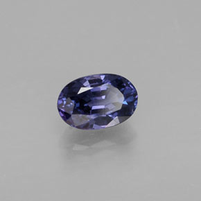 0.68カラットの天然ブルーバイオレットサファイア（6×4 mm・オーバルカット）