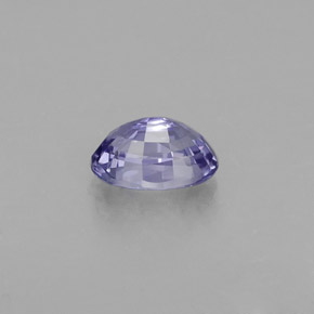 0.74カラットの天然ブルーバイオレットサファイア（6.1×4.2 mm・オーバルカット）