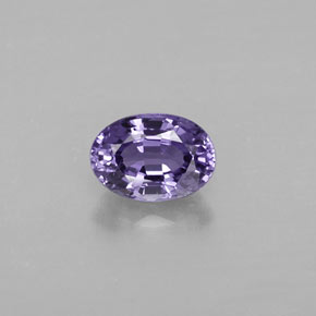 0.68カラットの天然ブルーバイオレットサファイア（5.9×4.2 mm・オーバルカット）
