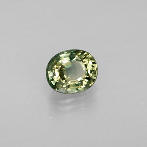 0.46カラットの天然グリーンサファイア（5×4.1 mm・オーバルカット）