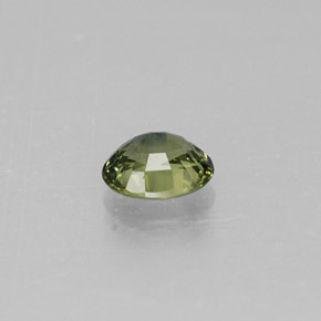 0.46カラットの天然グリーンサファイア（5×4.1 mm・オーバルカット）