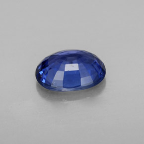 2.28カラットの天然ブルーサファイア（8.9×7.2 mm・オーバルカット）