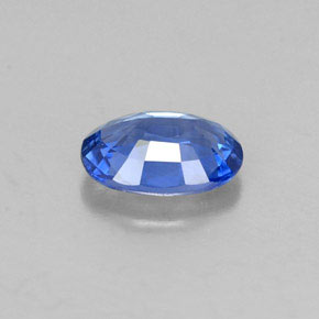 0.95カラットの天然ブルーサファイア（7.1×5.1 mm・オーバルカット）
