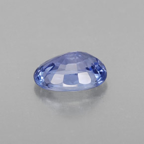 1.12カラットの天然ブルーサファイア（7.1×5.1 mm・オーバルカット）