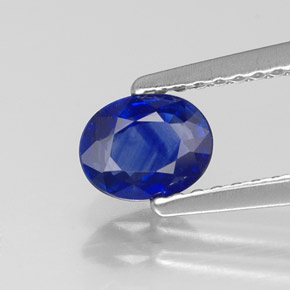 0.70カラットの天然ディープブルーサファイア（5.8×4.6 mm・オーバルカット）