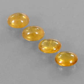 3.17カラットの天然ゴールデンイエローサファイア（6×5 mm・透明）