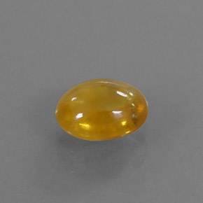 0.97カラットの天然ゴールデンイエローサファイア（6.5×5.2 mm・透明）