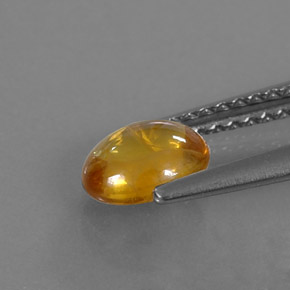 0.97カラットの天然ゴールデンイエローサファイア（6.5×5.2 mm・透明）