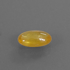 0.85カラットの天然ゴールデンイエローサファイア（7.4×4.5 mm・透明）
