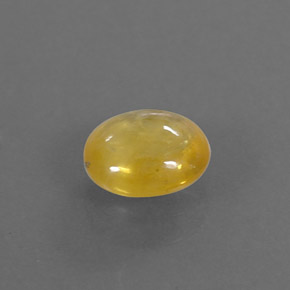 1.09カラットの天然ゴールデンイエローサファイア（6.7×5.7 mm・透明）