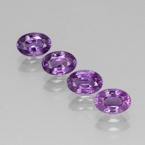 カラットの天然バイオレットサファイア（6×4.2 mm・オーバルカット）