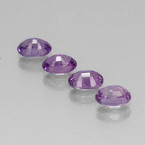 カラットの天然バイオレットサファイア（6×4.2 mm・オーバルカット）