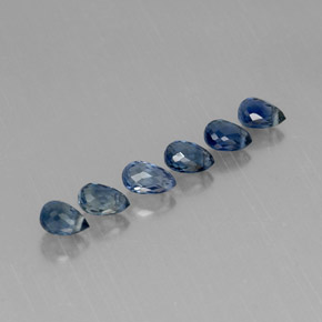 カラットの天然ブルーサファイア（4.4×3 mm・ブリオレット）