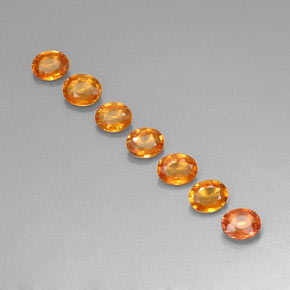 1.46カラットの天然イエローオレンジサファイア（4×3.2 mm・オーバルカット）