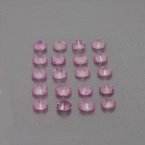 カラットの天然ピンクサファイア（2.65 mm・ラウンドカット）