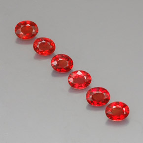 2.08カラットの天然明るい赤サファイア（4.5×3.6 mm・オーバルカット）