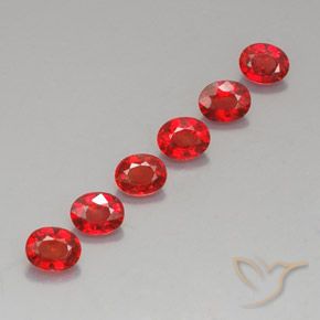 2.17カラットの天然明るい赤サファイア（4.6×3.7 mm・オーバルカット）