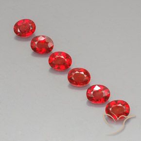 2.17カラットの天然明るい赤サファイア（4.6×3.7 mm・オーバルカット）