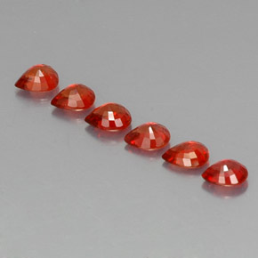1.69カラットの天然明るい赤サファイア（4.5×3.6 mm・洋梨の形）