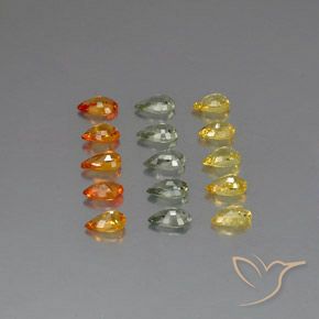 4.05カラットの天然マルチカラーサファイア（4.9×3 mm・洋梨の形）