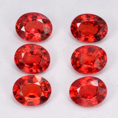1.95カラットの天然レッドオレンジサファイア（4.5×3.6 mm・オーバルカット）