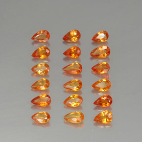 カラットの天然イエローオレンジサファイア（4.9×3 mm・洋梨の形）