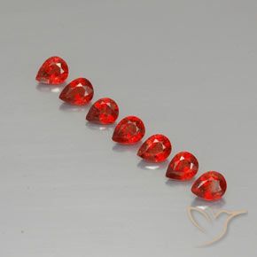 1.97カラットの天然明るい赤サファイア（4.5×3.5 mm・洋梨の形）