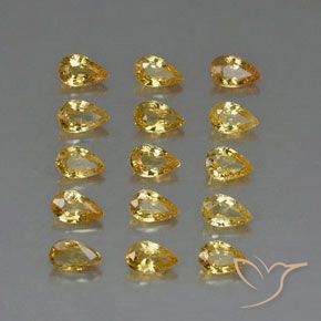 4.27カラットの天然ミディアムゴールデンサファイア（4.8×3.2 mm・洋梨の形）