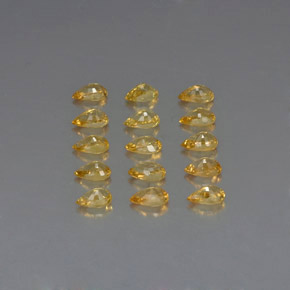カラットの天然ゴールデンイエローサファイア（5×3.1 mm・洋梨の形）