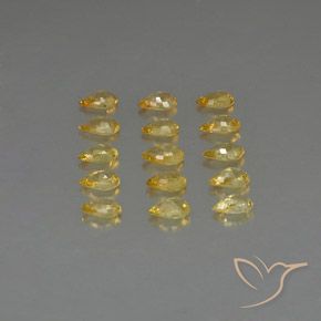 3.68カラットの天然ミディアムゴールデンサファイア（4.9×3.1 mm・洋梨の形）