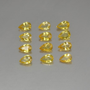 カラットの天然ゴールデンイエローサファイア（4.9×3 mm・洋梨の形）