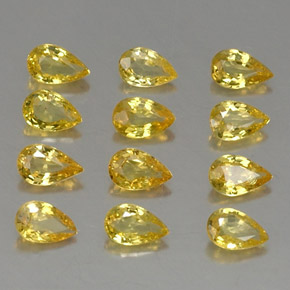 カラットの天然ゴールデンイエローサファイア（4.9×3 mm・洋梨の形）