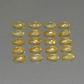 カラットの天然ゴールデンイエローサファイア（4.9×3.1 mm・洋梨の形）