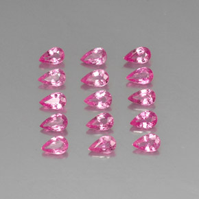 4.04カラットの天然ピンクサファイア（5.1×3.1 mm・洋梨の形）