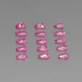 カラットの天然ピンクサファイア（4.9×3.1 mm・洋梨の形）