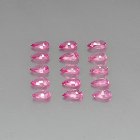カラットの天然ピンクサファイア（4.8×3.1 mm・洋梨の形）