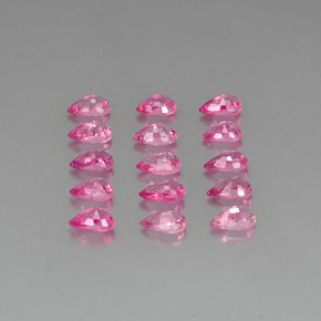 4.21カラットの天然ピンクサファイア（5×2.9 mm・洋梨の形）