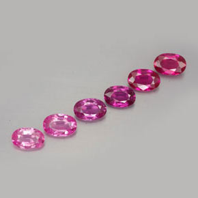 カラットの天然マルチピンクサファイア（6×4.1 mm・オーバルカット）