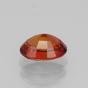 1.09カラットの天然レッドオレンジサファイア（6.8×5 mm・オーバルカット）