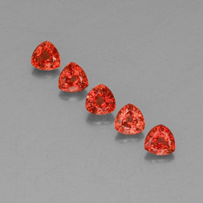 1.87カラットの天然ミディアムオレンジサファイア（4.1×4.1 mm・トリリアント）