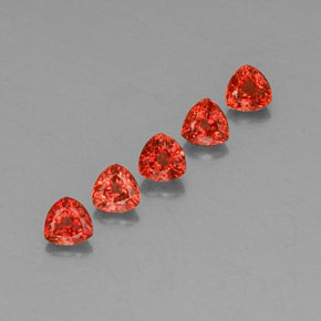 1.87カラットの天然ミディアムオレンジサファイア（4.1×4.1 mm・トリリアント）