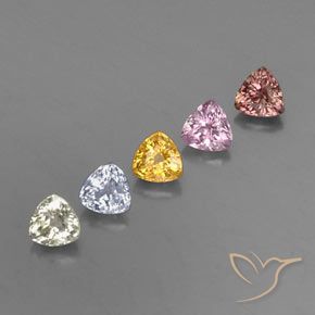 1.85カラットの天然マルチカラーサファイア（4.1×4 mm・トリリアント）