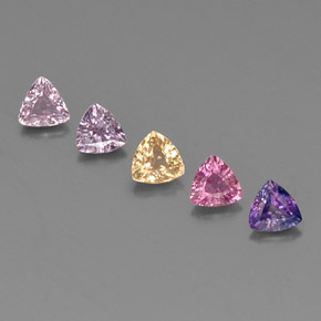 カラットの天然マルチカラーサファイア（4.2×4.1 mm・トリリアント）