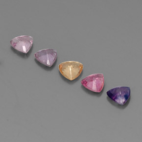 カラットの天然マルチカラーサファイア（4.2×4.1 mm・トリリアント）