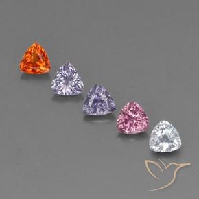 1.50カラットの天然マルチカラーサファイア（4×4 mm・トリリアント）