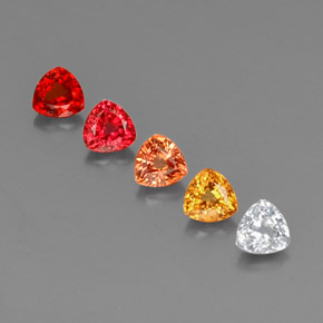 カラットの天然マルチカラーサファイア（4.1×4 mm・トリリアント）
