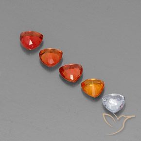 1.64カラットの天然マルチカラーサファイア（4.1×4.1 mm・トリリアント）