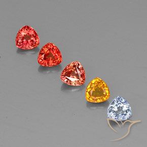 1.78カラットの天然マルチカラーサファイア（4.1×4 mm・トリリアント）