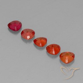Shop natural 1.77ct 明るいクリムゾンレッド サファイア gems, トリリオン, from タンザニア at GemSelect. In stock, global shipping!