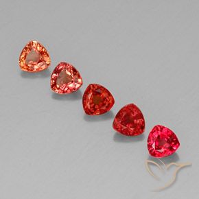 1.74カラットの天然マルチカラーサファイア（4.1×4.1 mm・トリリアント）